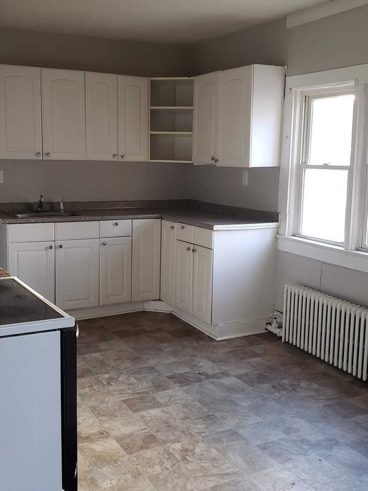 8 Warren St #3 - Photo 6 of 20