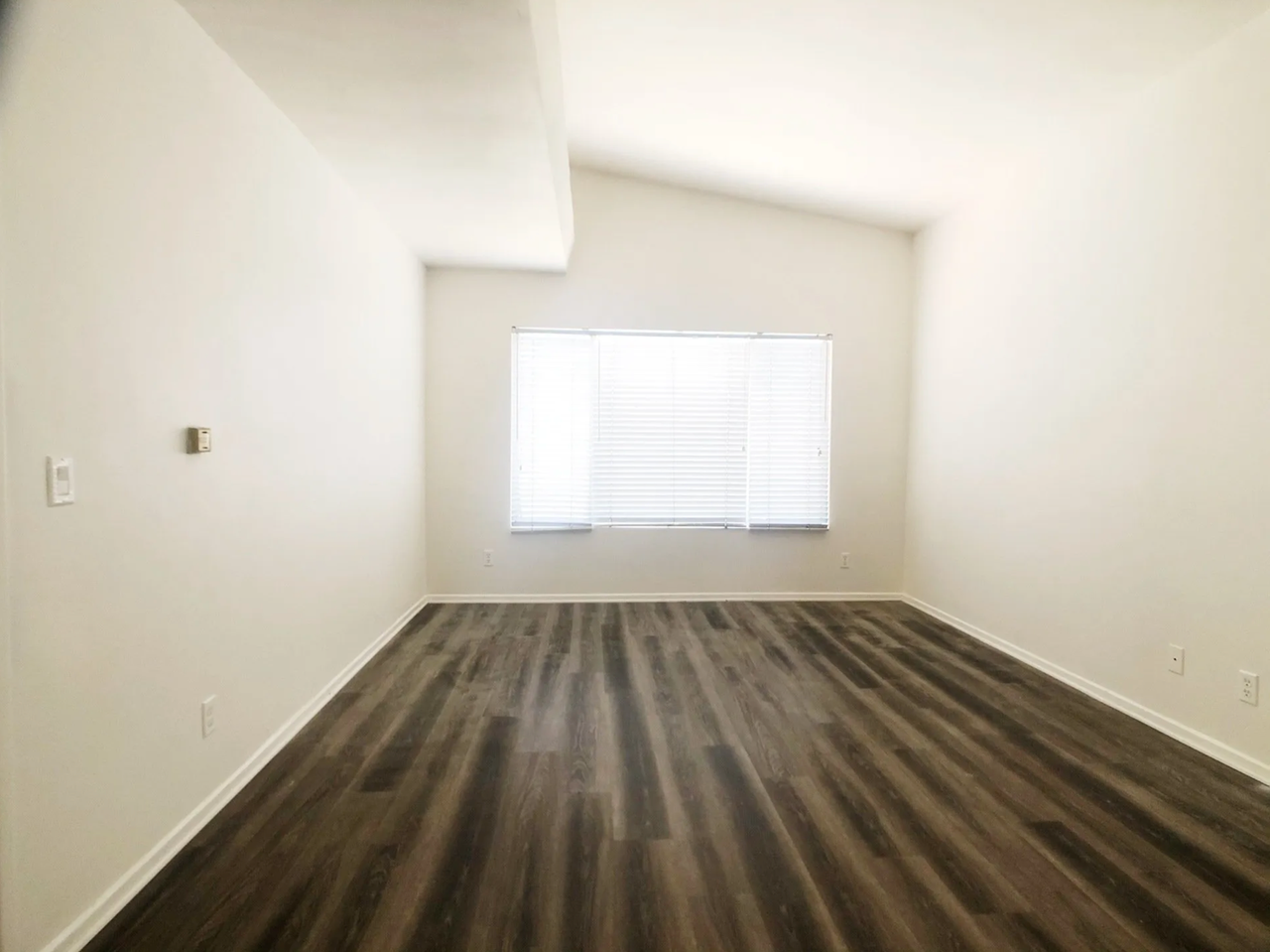 1245 S. Brockton Ave - Photo 6 of 32