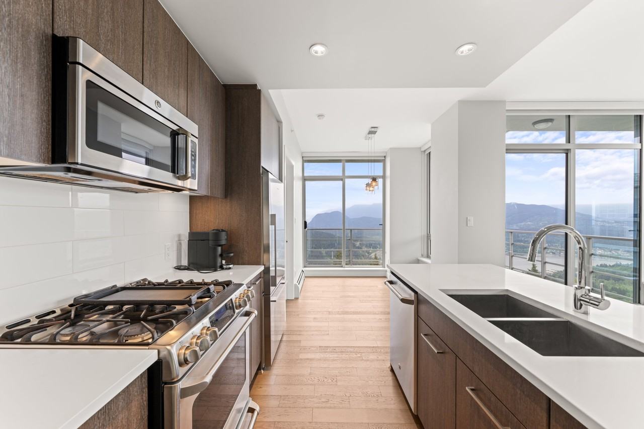 9060 University Crescent #1506 - Photo 4 of 23