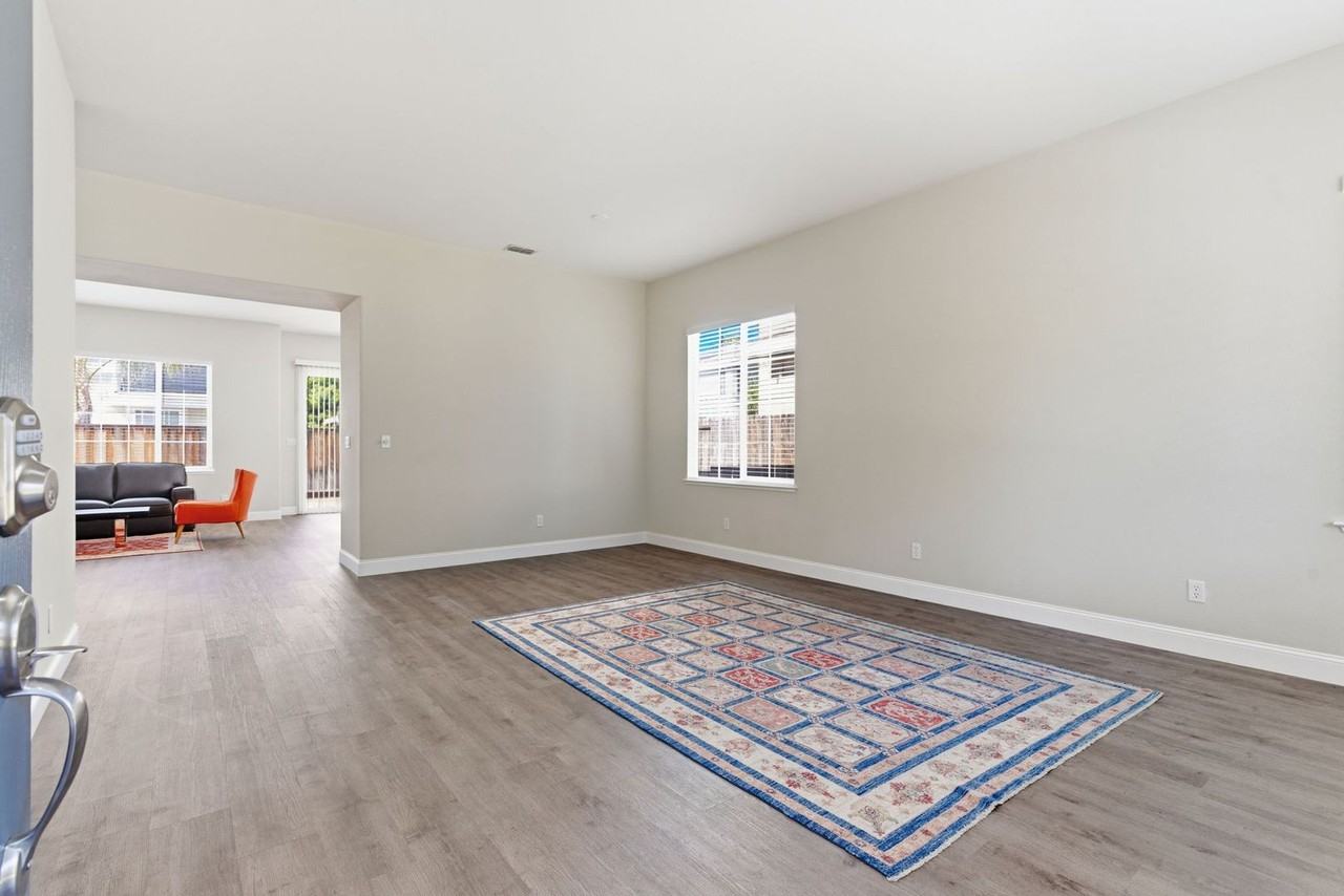 1067 Somersby Way - Photo 5 of 42