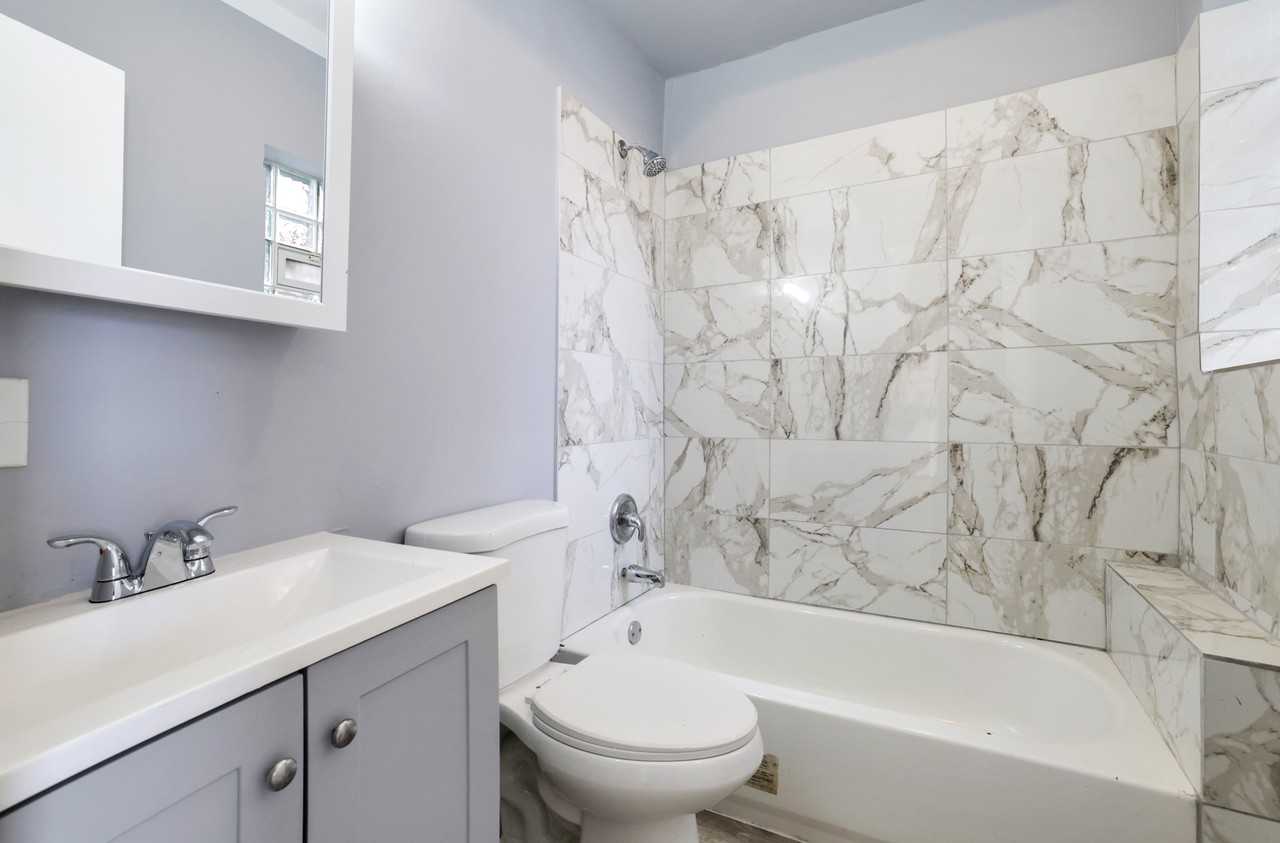 7255 South Calumet Avenue - 356 E 73rd, #356E73rd2 - Photo 6 of 10