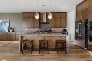 featured image of 1561 Evangeline Dr