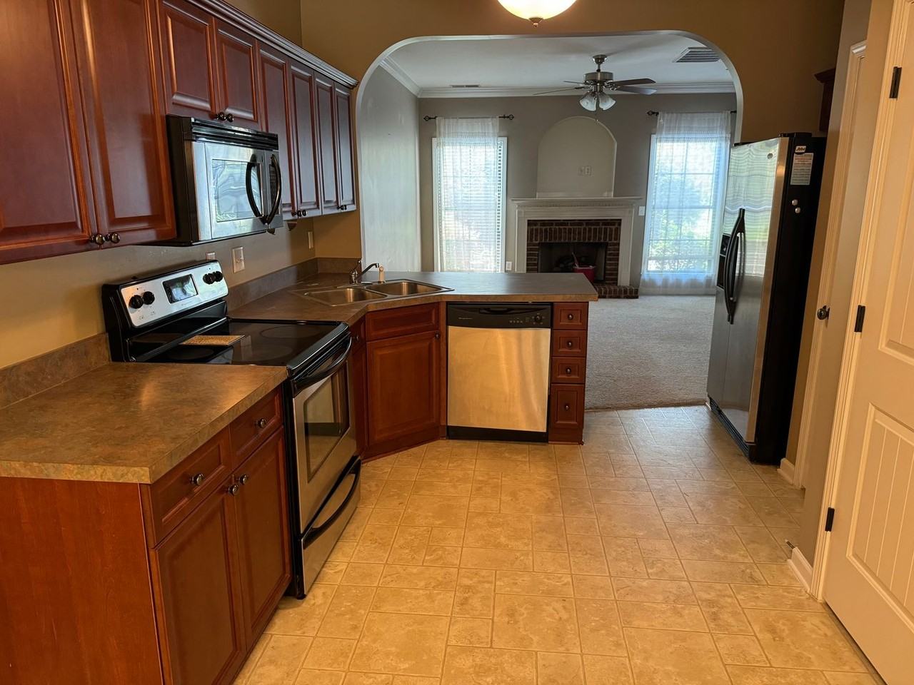 4248 Ashwood Cv - Photo 4 of 17