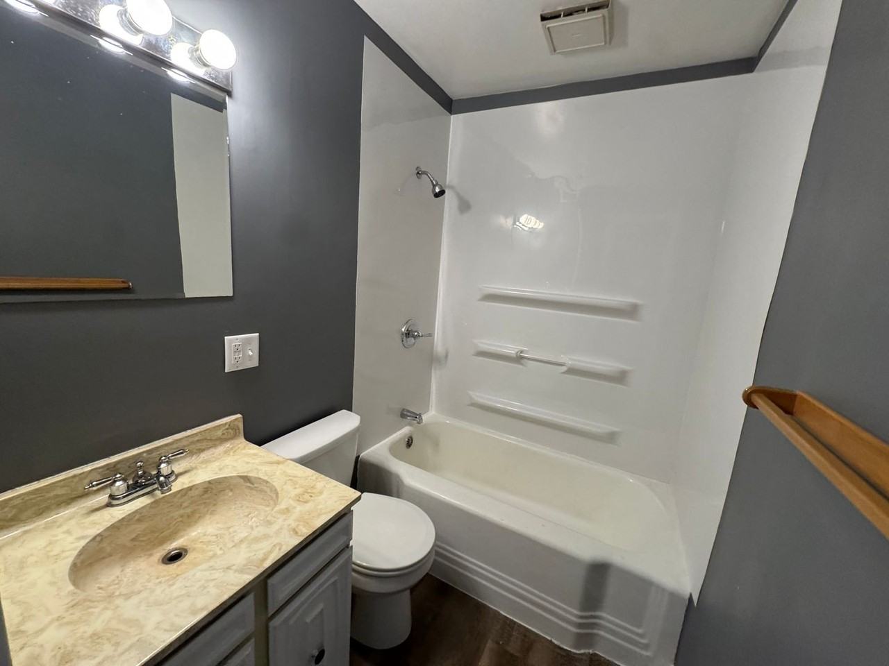 4536 23rd Ave - Photo 6 of 6