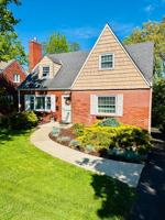 featured image of 217 Roycroft Ave