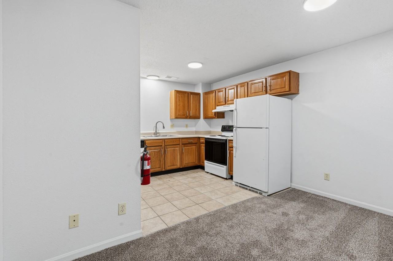Mid-Town Apartments - Photo 4 of 46