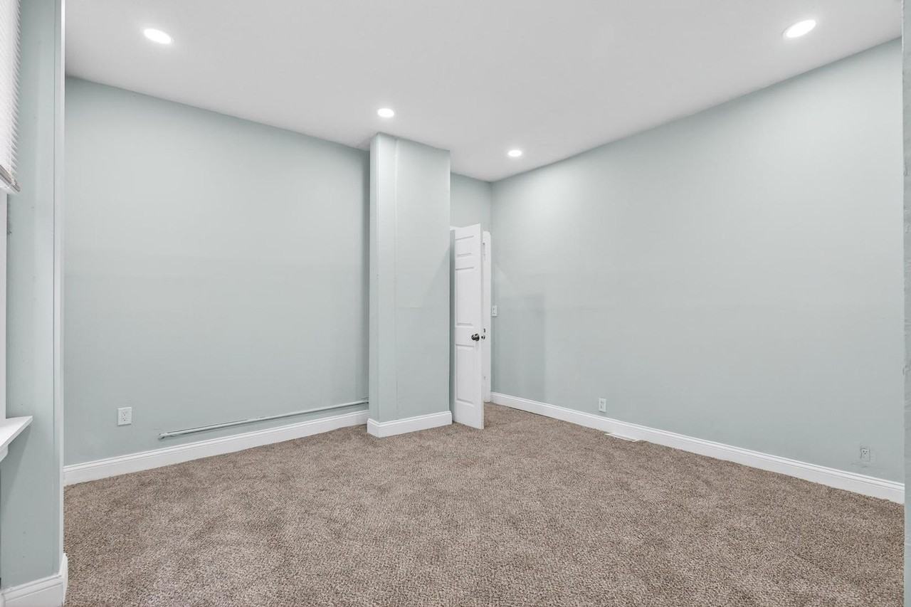 3356 W 44th St - Photo 2 of 38