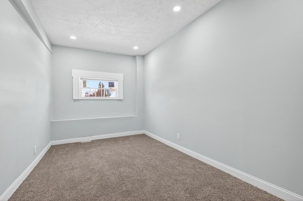 3356 W 44th St - Photo 5 of 38