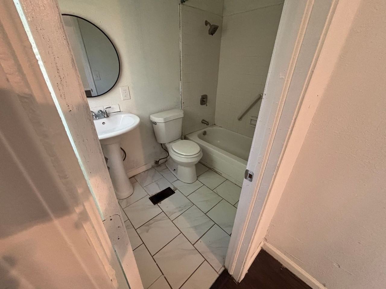 245 E Young Pl - Photo 6 of 41
