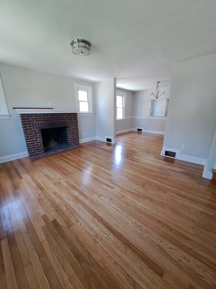 1802 Maple St #1 - Photo 3 of 18