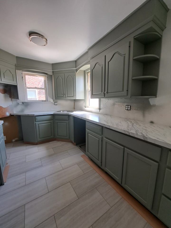 1802 Maple St #1 - Photo 5 of 18