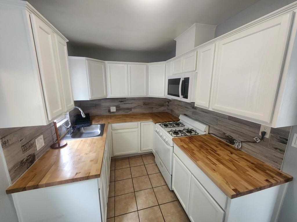 2943 Talbot St - Photo 5 of 18