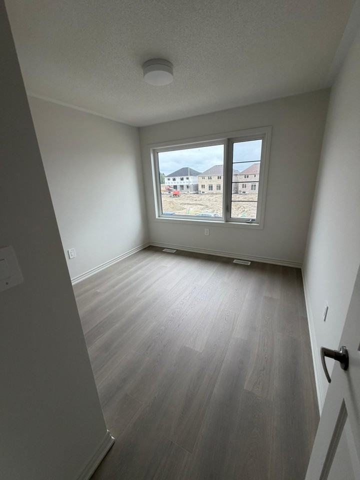 1588 Bloor Street - Photo 3 of 38