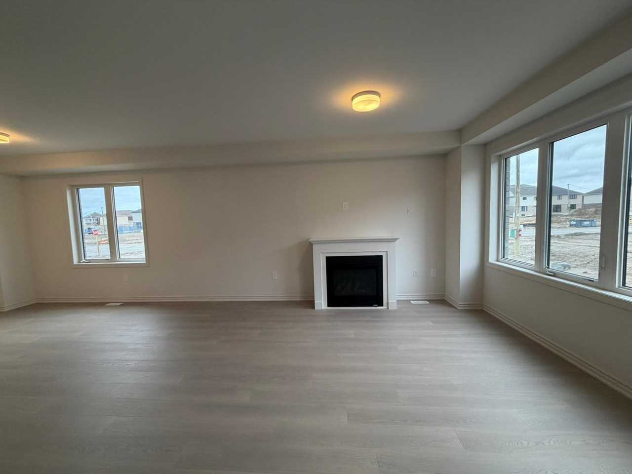 1588 Bloor Street - Photo 4 of 38
