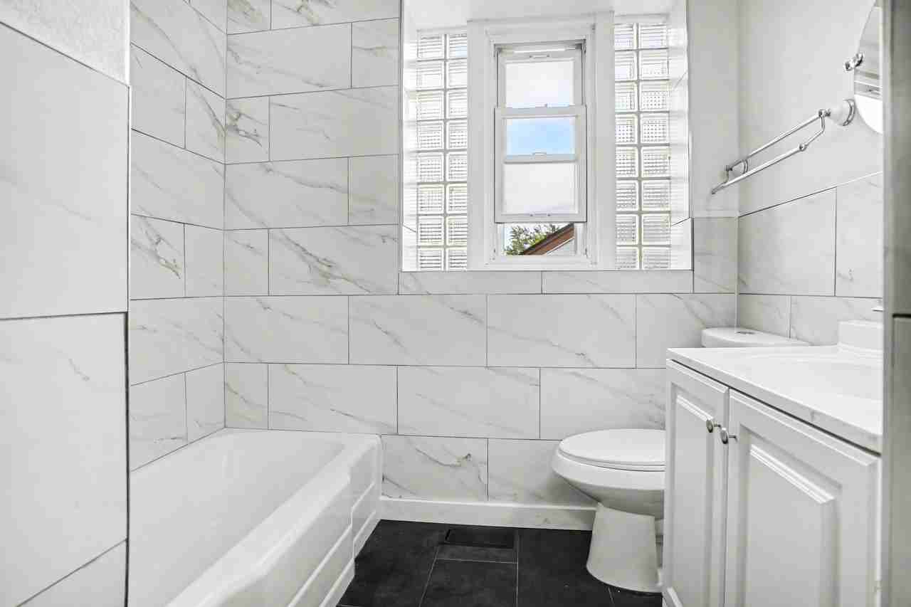 7205 Emma Ave - Photo 2 of 18
