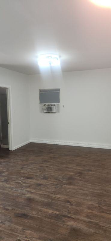 1683 Meserve St - Photo 2 of 6