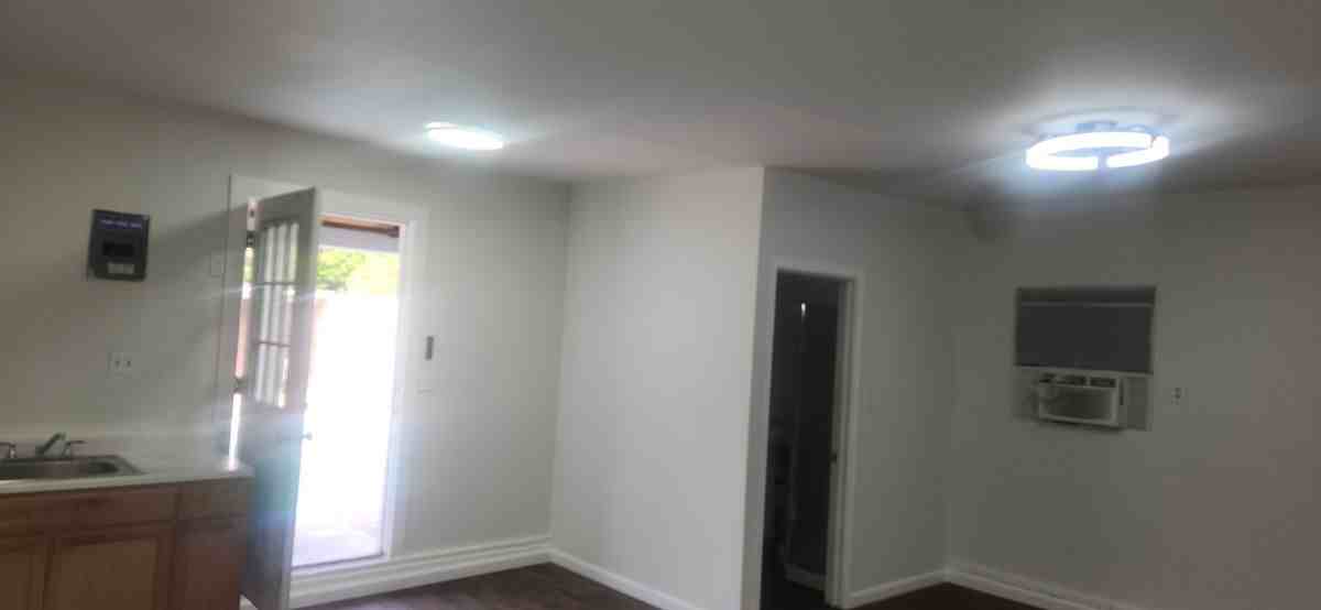 1683 Meserve St - Photo 5 of 6