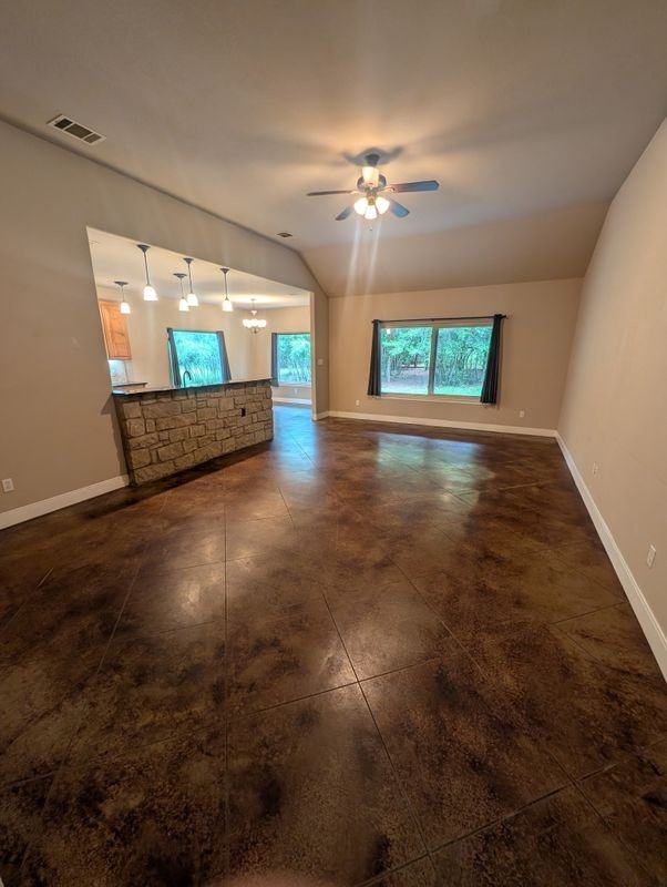 178 S Buckhorn Dr - Photo 2 of 12