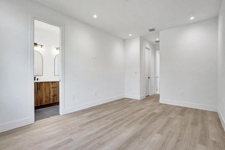 604 Sw 7th Ave - Photo 4 of 22