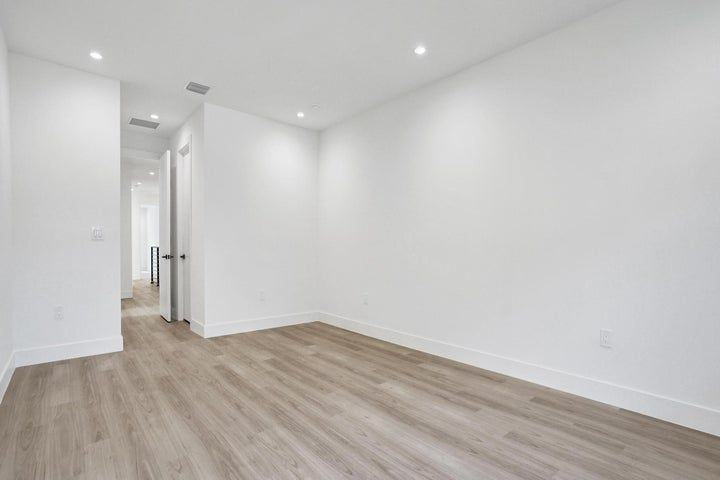 604 Sw 7th Ave - Photo 5 of 22
