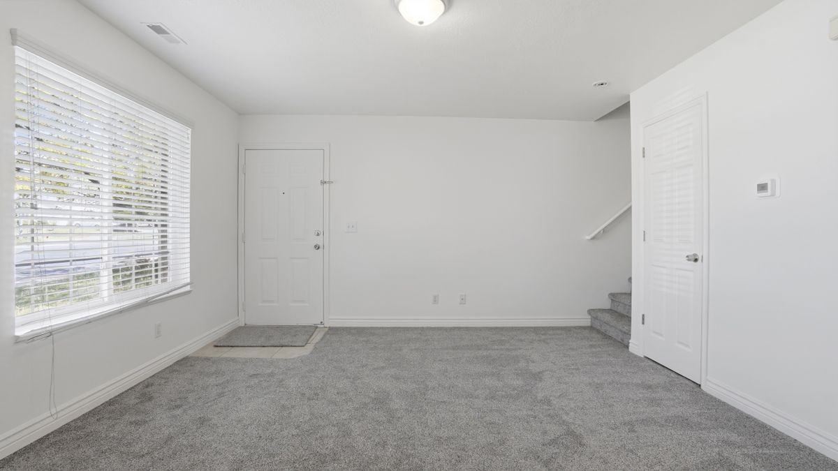 1176 E 660 N - Photo 2 of 32