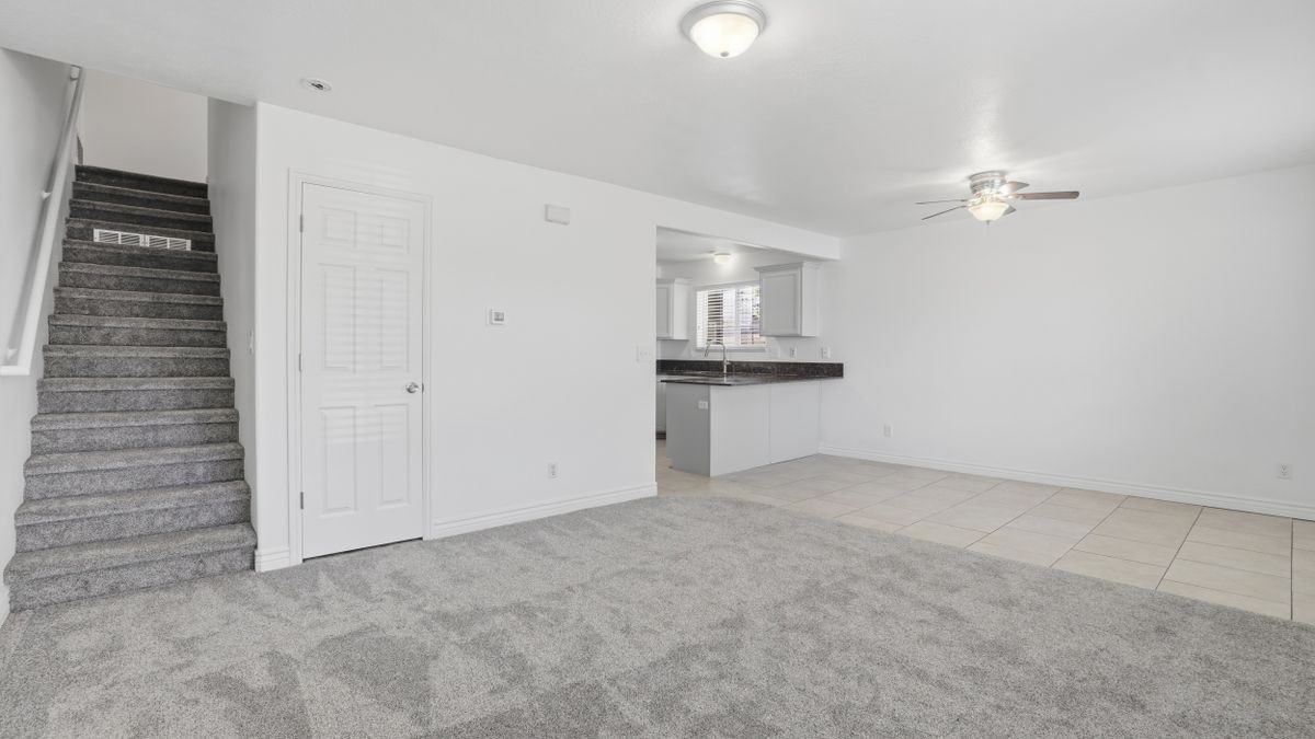 1176 E 660 N - Photo 3 of 32