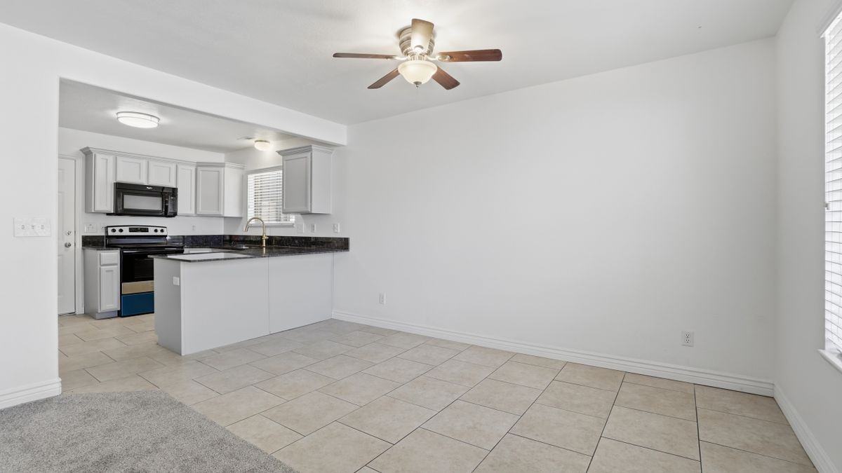 1176 E 660 N - Photo 4 of 32