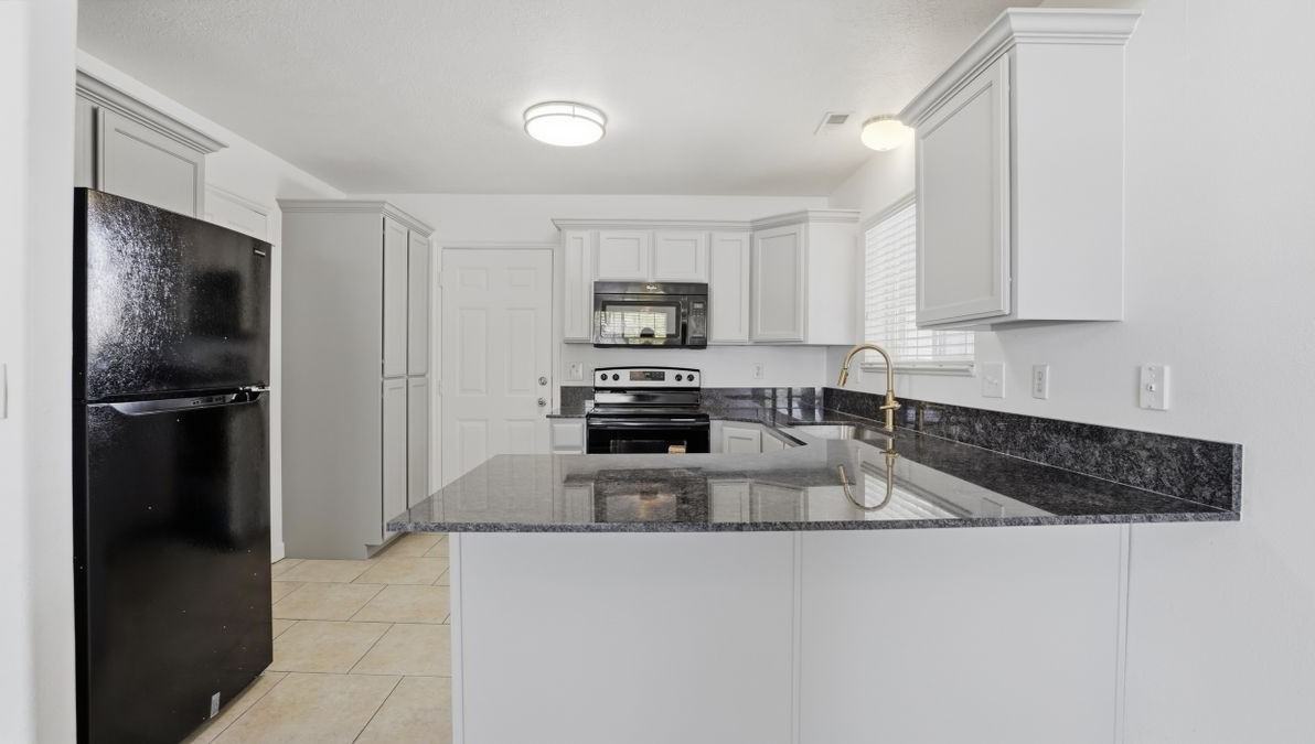 1176 E 660 N - Photo 7 of 32