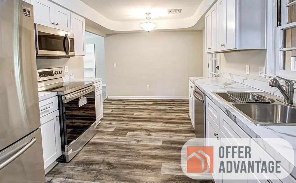 7072 Oakwood Rd - Photo 7 of 11