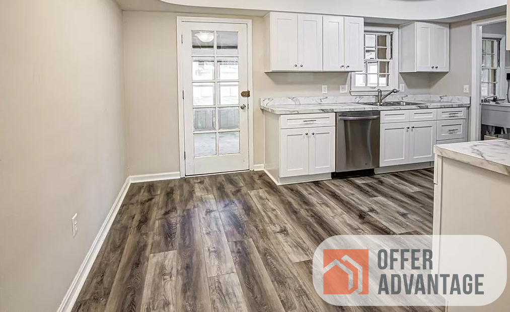 7072 Oakwood Rd - Photo 2 of 11