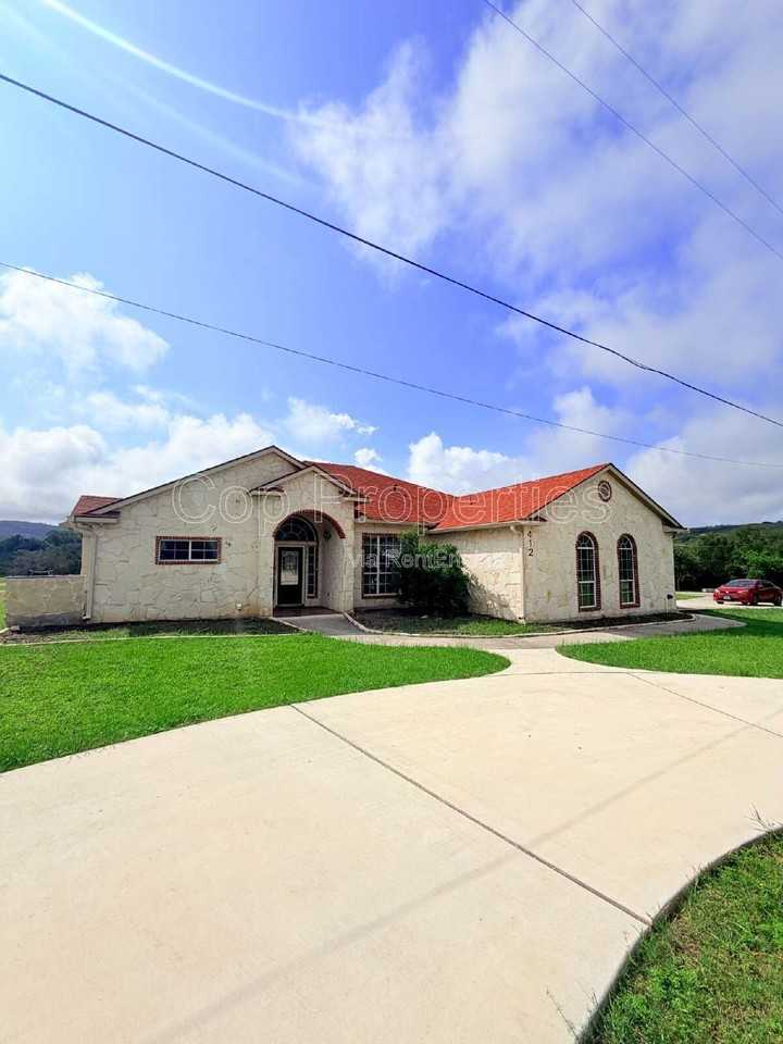 412 Shayla Ln - Photo 3 of 45