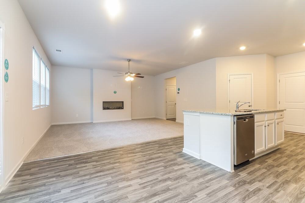 151 Hamilton Pointe Dr - Photo 6 of 17