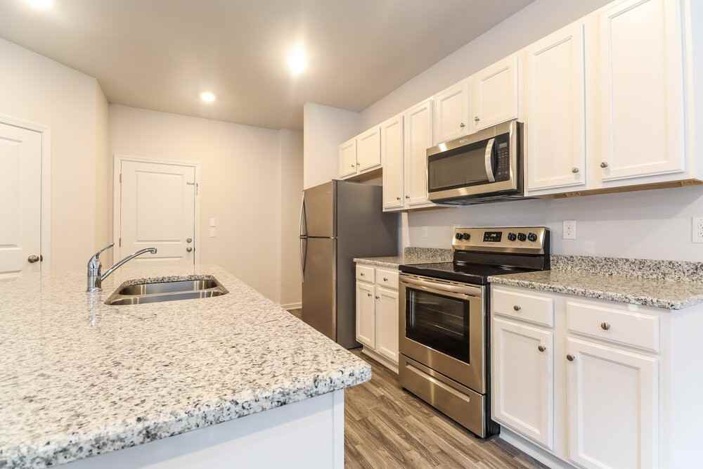 151 Hamilton Pointe Dr - Photo 7 of 17