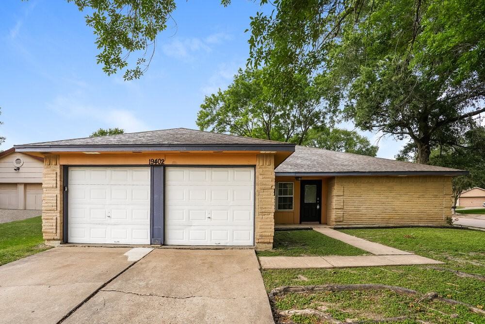 19402 San Gabriel Dr
