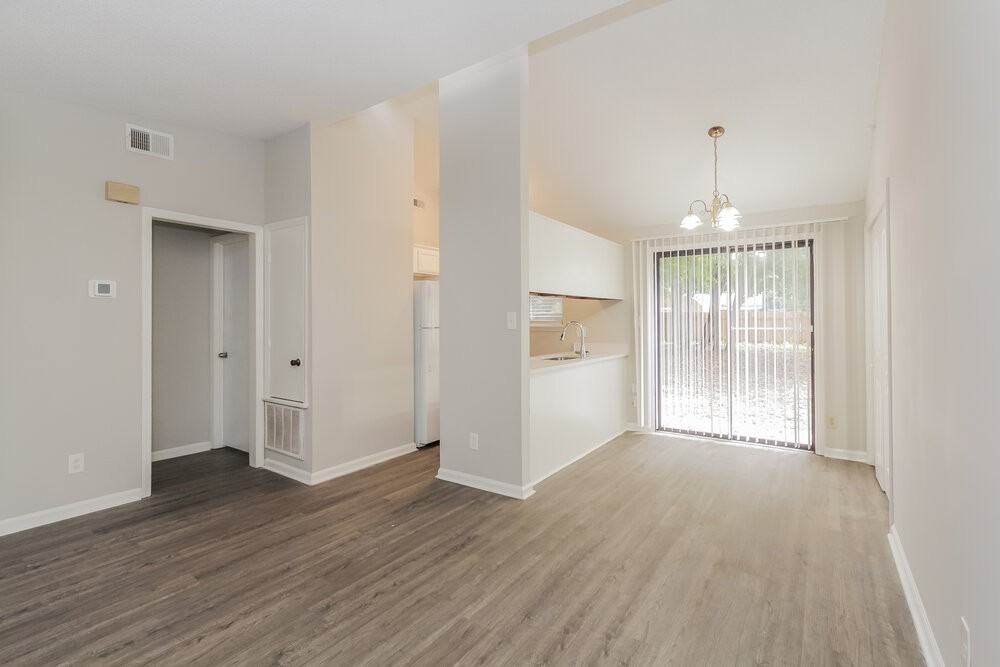 5128 Glenview Ct - Photo 5 of 16