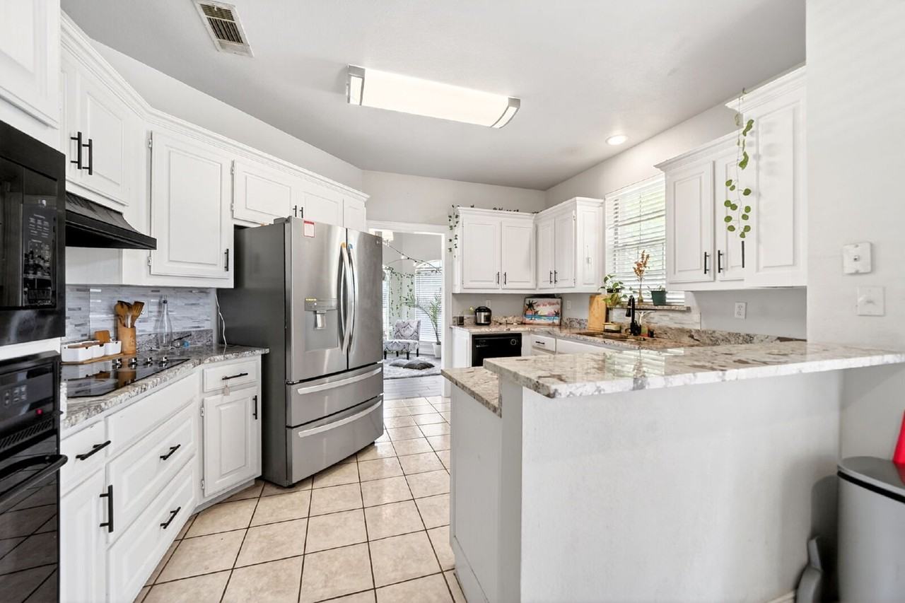 5108 Foxhaven Ct - Photo 2 of 35