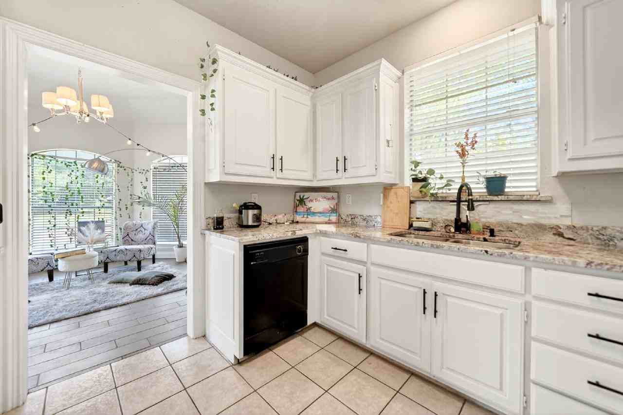 5108 Foxhaven Ct - Photo 3 of 35