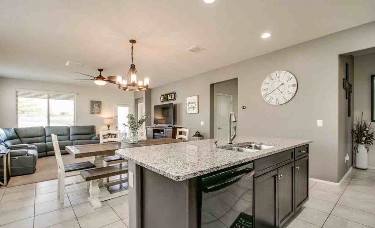 29857 W Columbus Ave - Photo 5 of 21