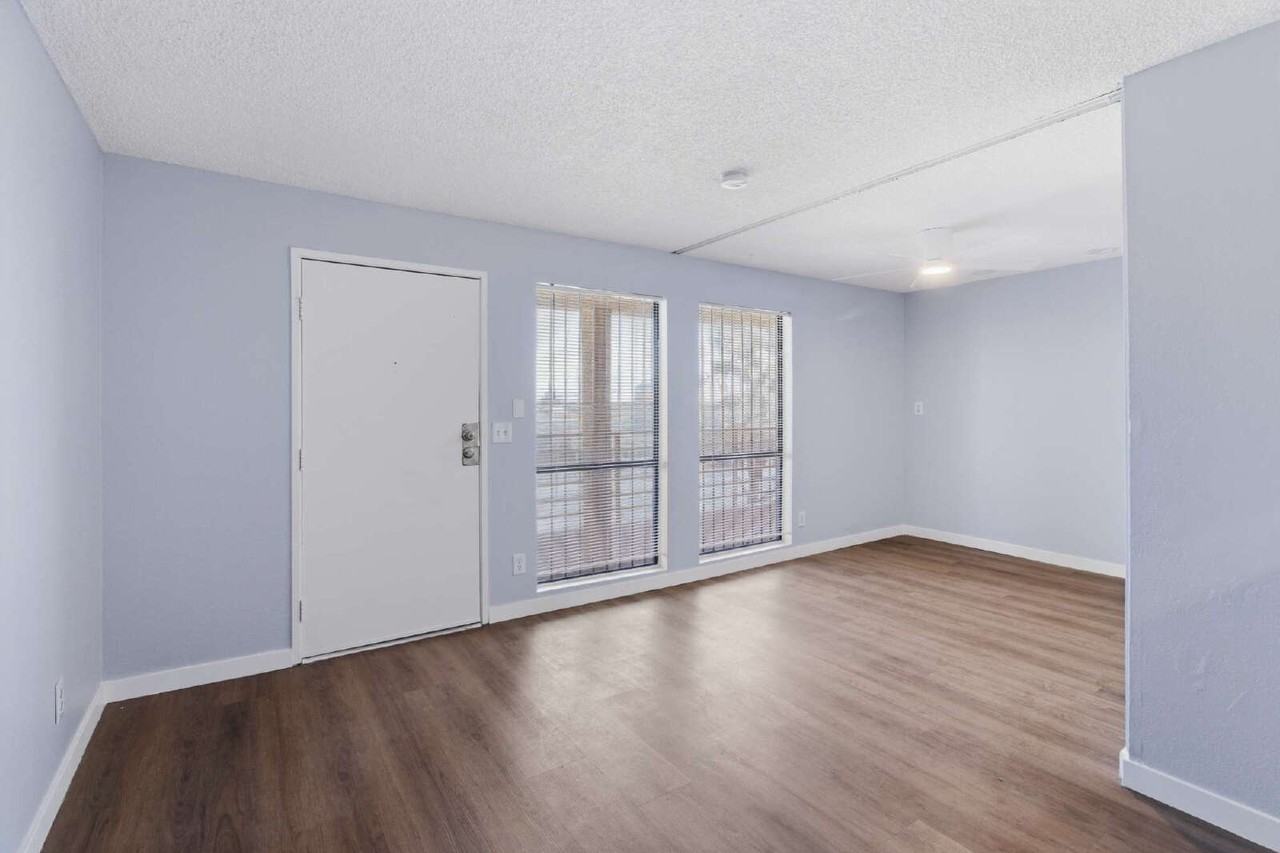 2221 W Bonanza Rd #28 - Photo 4 of 15