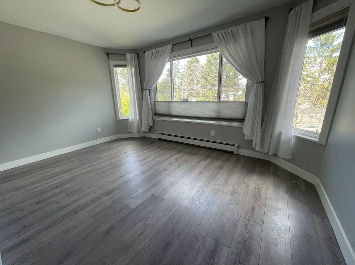 3200 Vanness Avenue - Photo 5 of 17