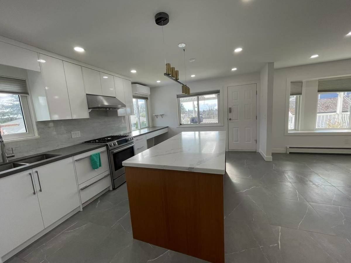 3200 Vanness Avenue - Photo 2 of 17