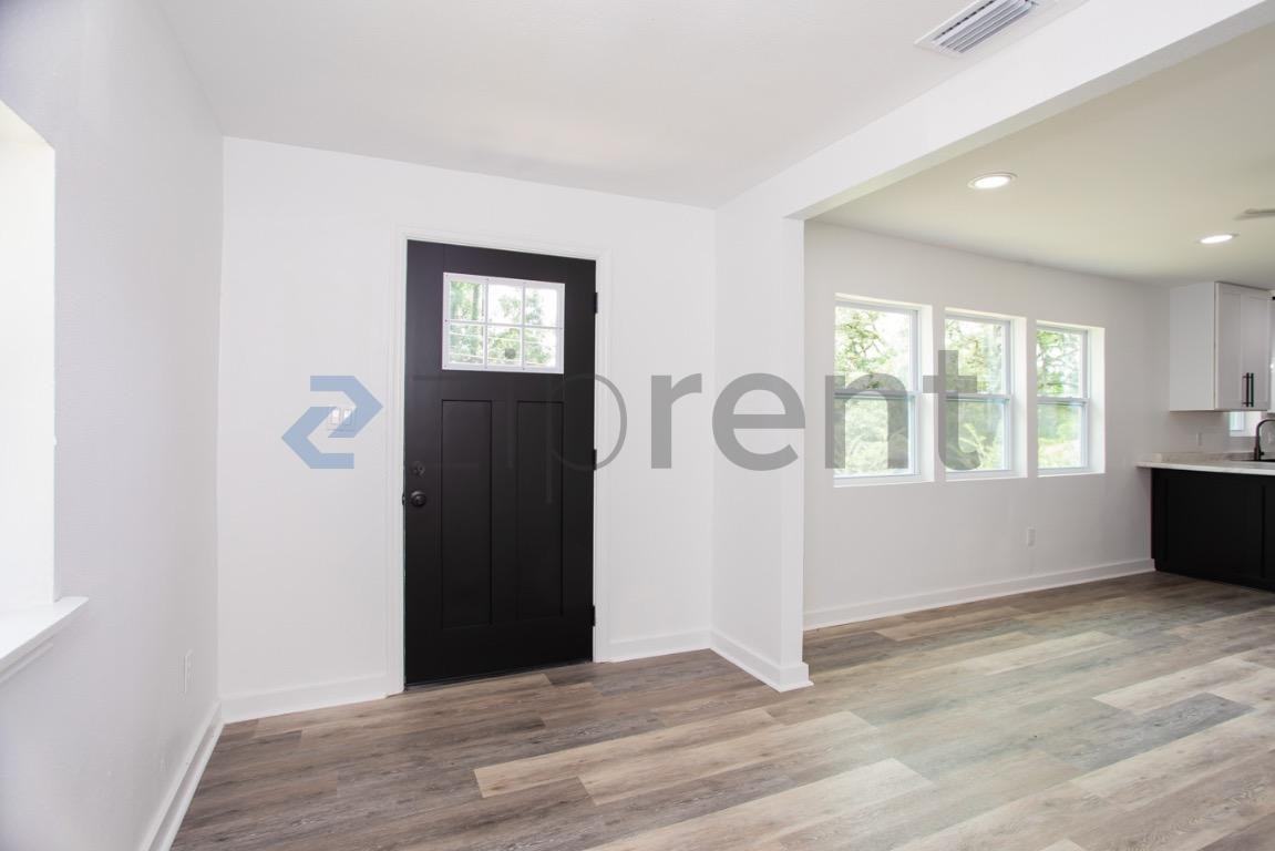1410 Coleman St - Photo 6 of 26