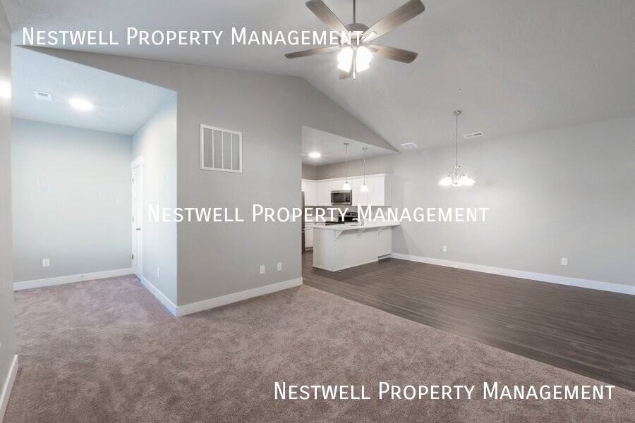 753 N Favreau Ln - Photo 3 of 35