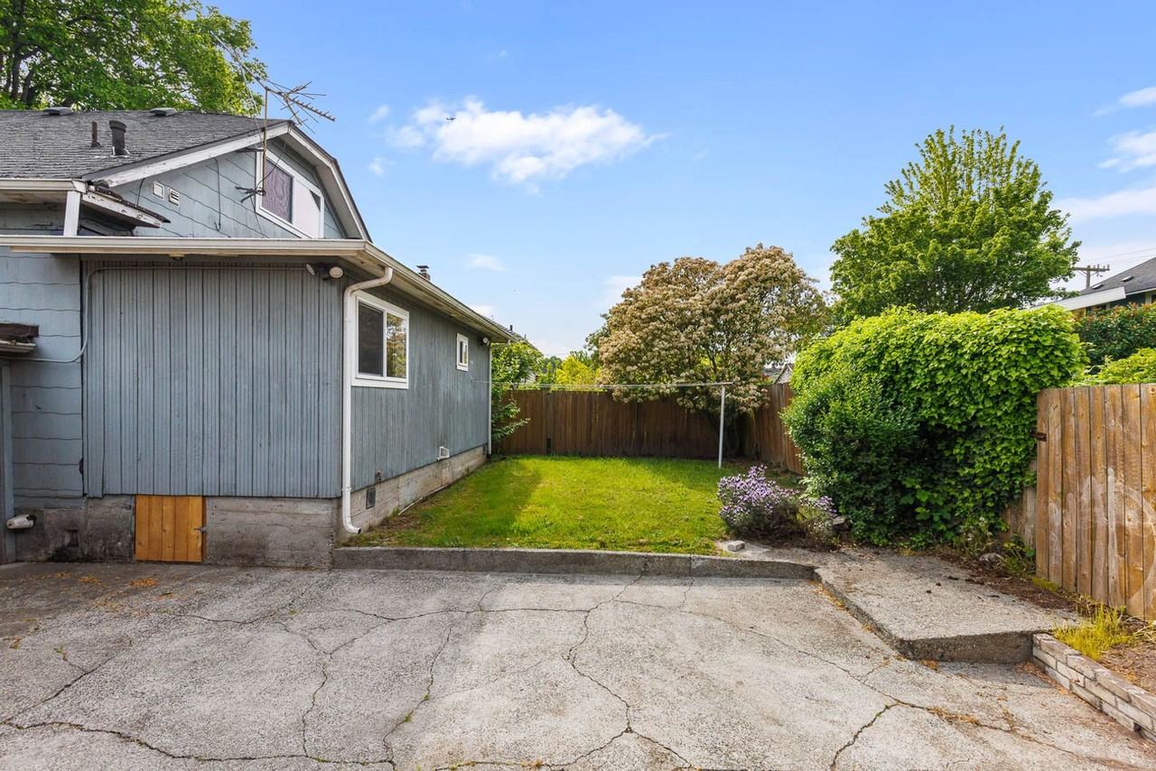 3930 S Angel Pl - Photo 4 of 18