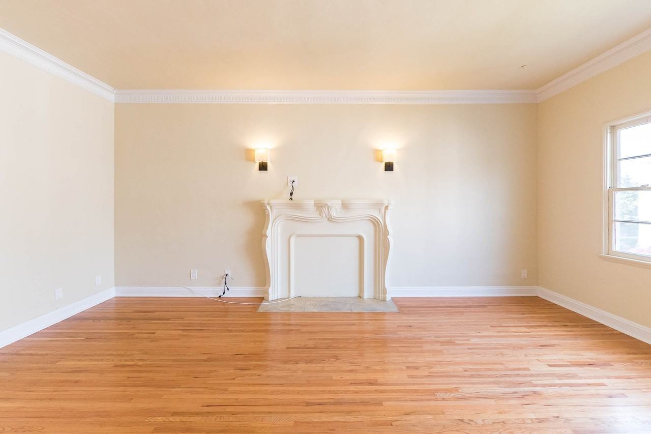 1056 S Genesee Ave #4 - Photo 3 of 18