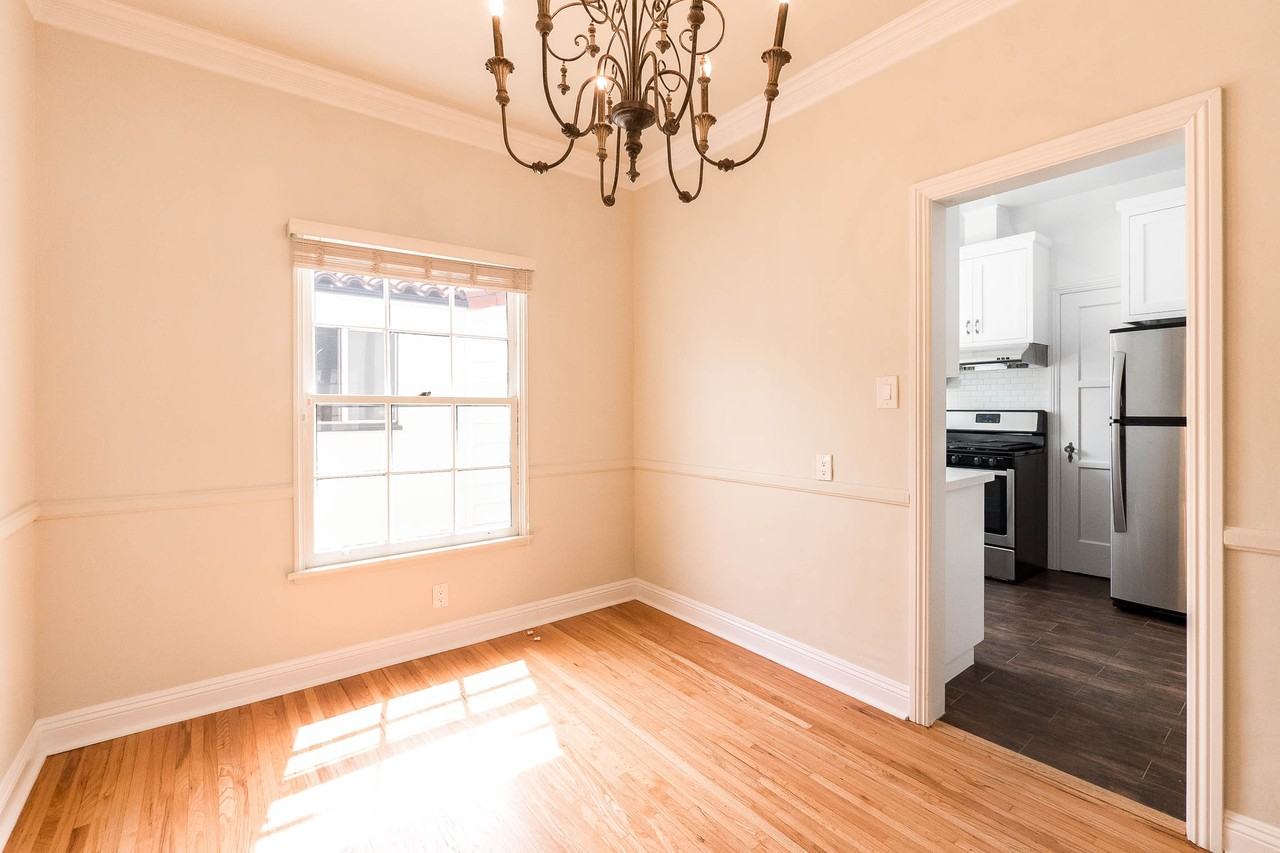 1056 S Genesee Ave #4 - Photo 6 of 18