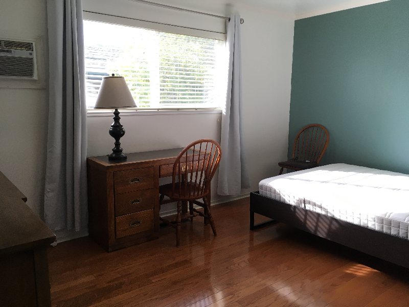 1195 Yosemite Ave - Photo 4 of 15