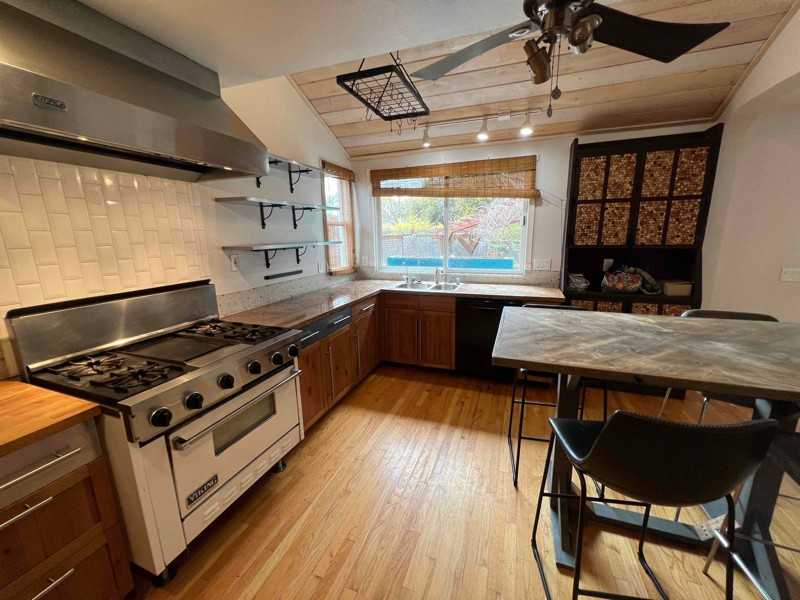 18260 Las Lomas Rd - Photo 2 of 18