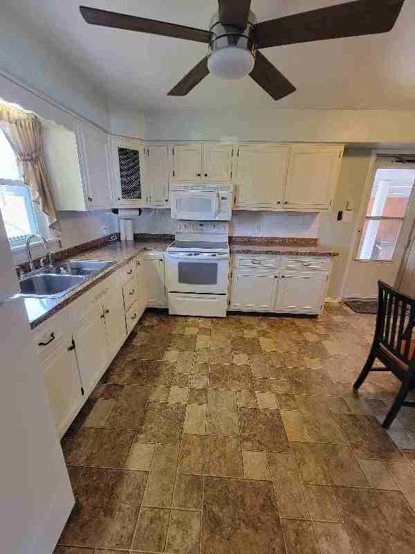 1502 N Beaver St - Photo 6 of 17
