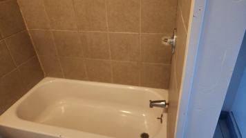 featured image of 52 Clinton St #1